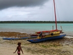 Baie de Saint Joseph et pirogues traditionnelles