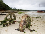 Baie de Saint Joseph et pirogues traditionnelles