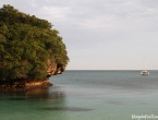 Baie de Kanuméra et son rocher Tabou