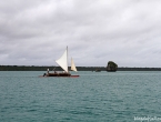 Pirogue traditionnelle dans la Baie d'Upi