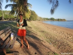 Petit déjeuner sur la plage de Gatope