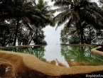 Piscine d'eau du lagon dans le Relais de Poingam